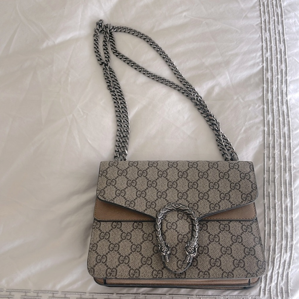 GUCCI purse in Good Condition
